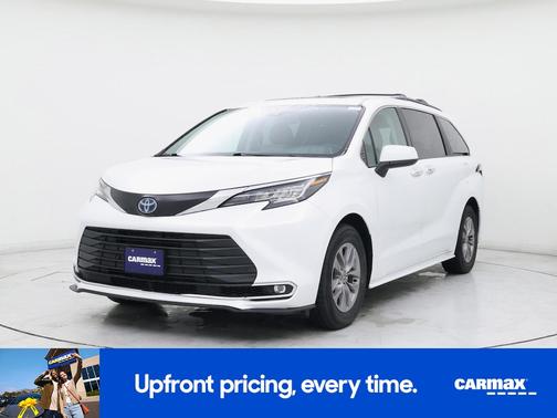 2022 Toyota Sienna XLE