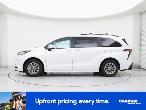 2022 Toyota Sienna XLE