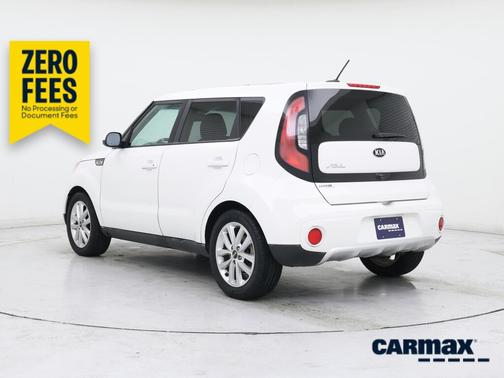 White 2018 Kia Soul +