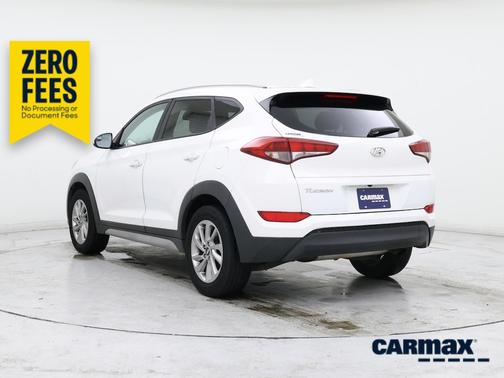 White 2018 Hyundai TUCSON SEL