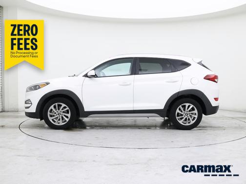 White 2018 Hyundai TUCSON SEL