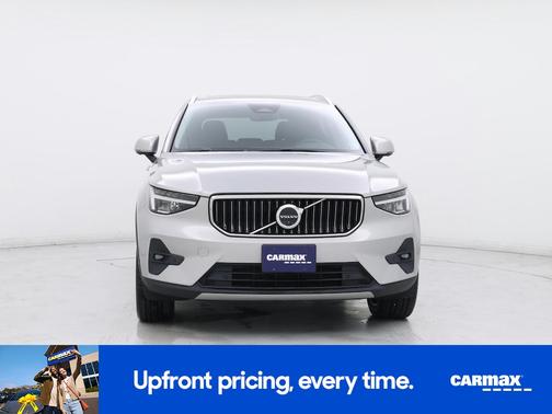 2023 Volvo XC40 B5 Ultimate Bright Theme