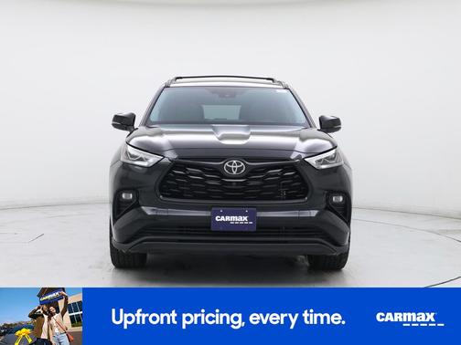 Black 2022 Toyota Highlander Platinum