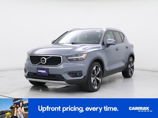 2020 Volvo XC40 T5 Momentum