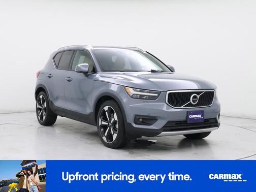 2020 Volvo XC40 T5 Momentum