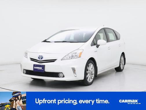 2014 Toyota Prius v Five