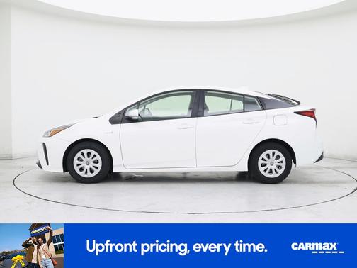 White 2021 Toyota Prius LE