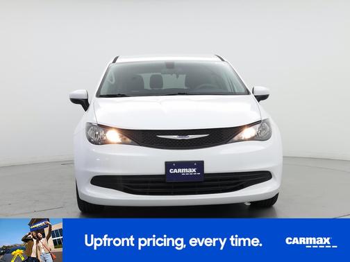 White 2018 Chrysler Pacifica L