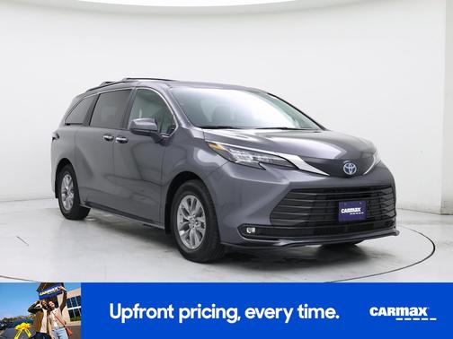 2025 Toyota Sienna XLE