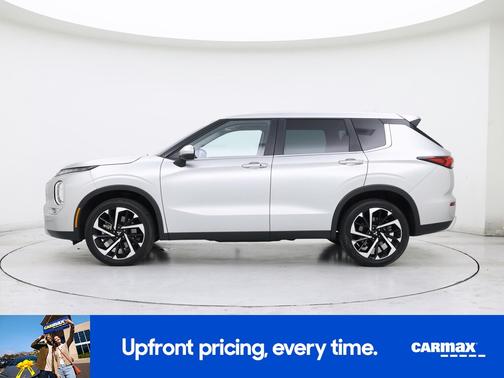 2023 Mitsubishi Outlander SE