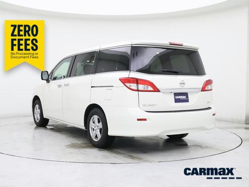 White 2015 Nissan Quest SV