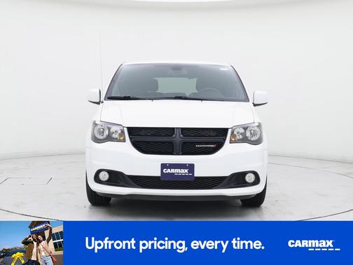 White 2018 Dodge Grand Caravan SE