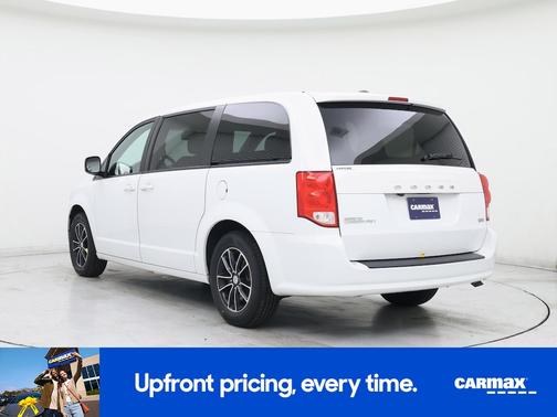 White 2018 Dodge Grand Caravan SE