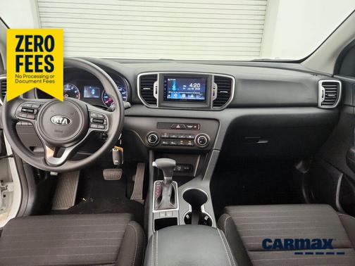 White 2018 Kia Sportage LX