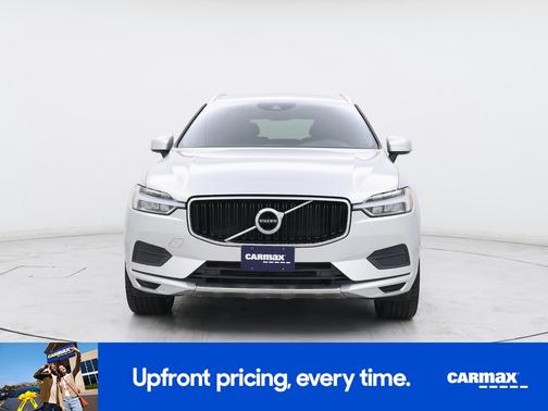 Silver 2018 Volvo XC60 T5 Momentum