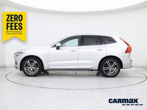 Silver 2018 Volvo XC60 T5 Momentum