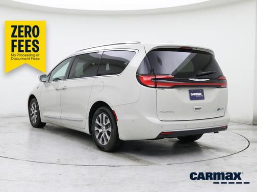 White 2021 Chrysler Pacifica Hybrid Pinnacle