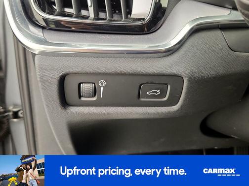 2020 Volvo V60 T5 Momentum