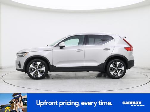2023 Volvo XC40 B5 Plus Bright Theme