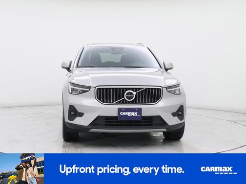 2023 Volvo XC40 B5 Plus Bright Theme