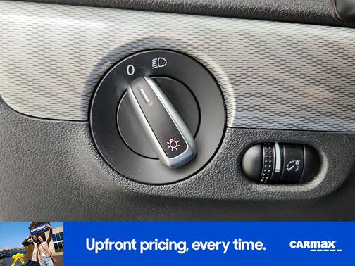 Gray 2017 Volkswagen Jetta SE