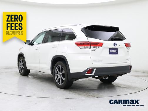 White 2017 Toyota Highlander Hybrid Limited