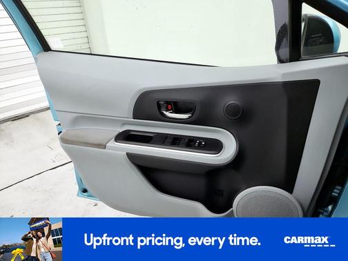 2014 Toyota Prius c Three