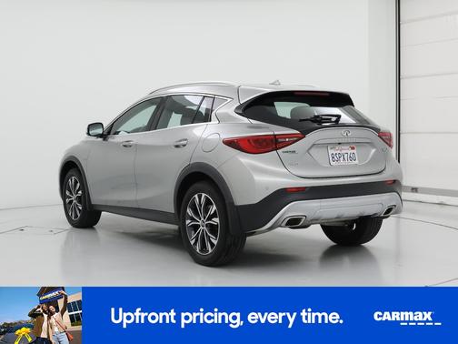 2017 INFINITI QX30 Premium