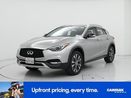 2017 INFINITI QX30 Premium