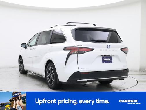 2025 Toyota Sienna Platinum