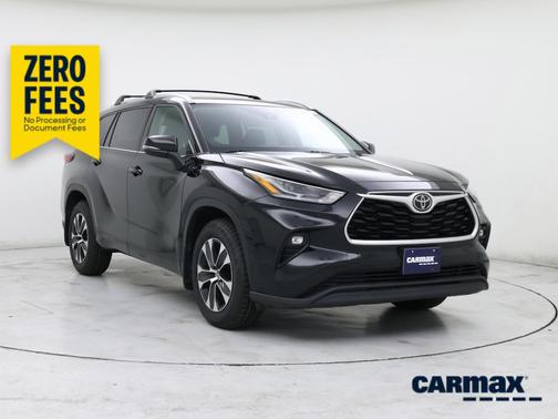 Black 2021 Toyota Highlander XLE