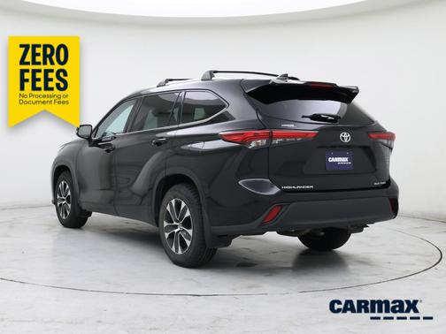 Black 2021 Toyota Highlander XLE