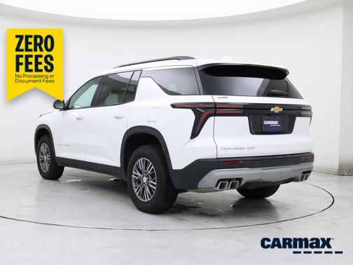 White 2026 Chevrolet Traverse 2LT