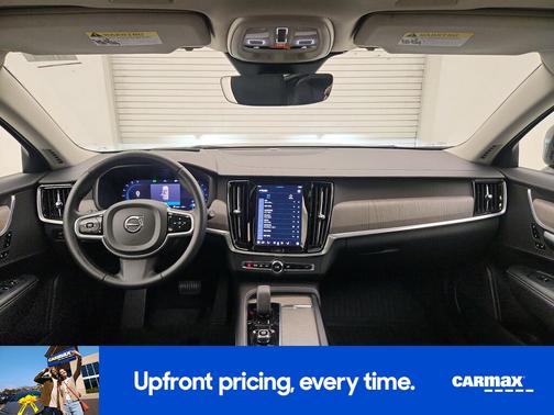 2022 Volvo V90 Cross Country B6