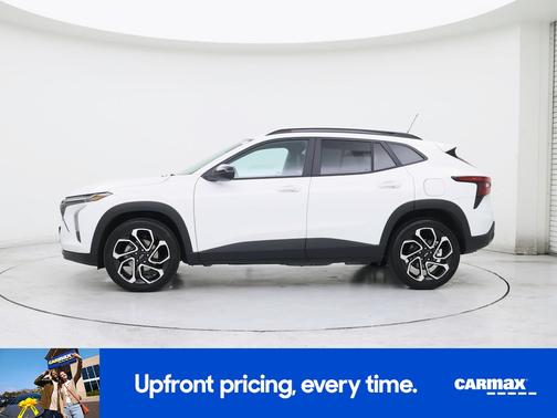 White 2024 Chevrolet Trax 1RS