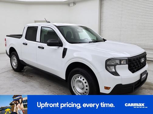 White 2025 Ford Maverick XL
