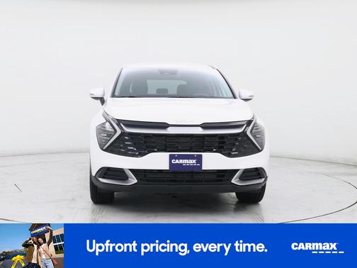 White 2024 Kia Sportage EX