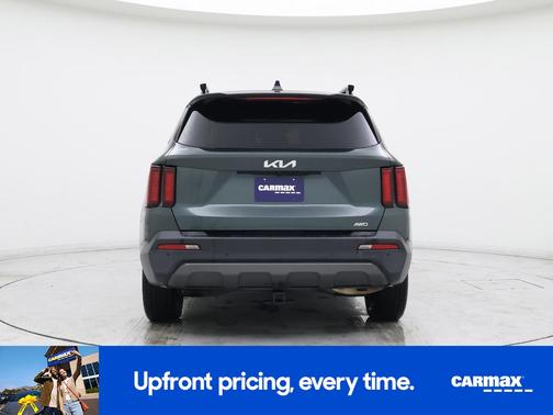 Green 2022 Kia Sorento X-Line S