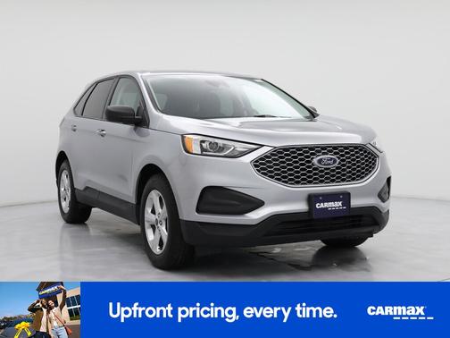 Silver 2024 Ford Edge SE