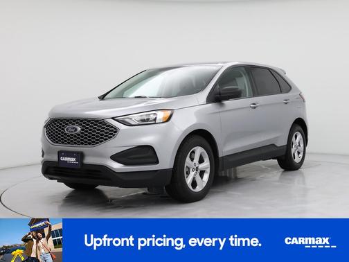 Silver 2024 Ford Edge SE