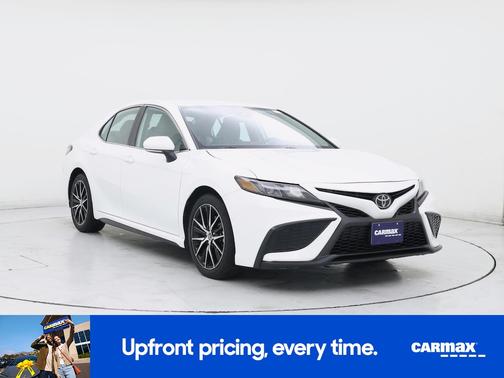 White 2023 Toyota Camry SE