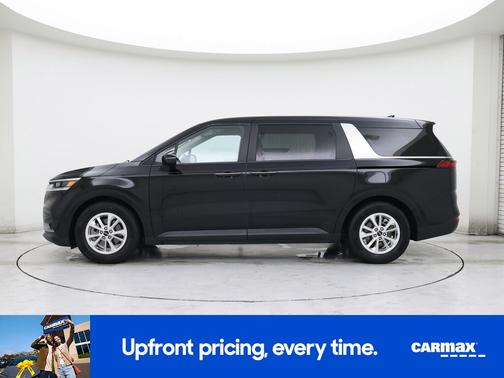 Black 2022 Kia Carnival LX