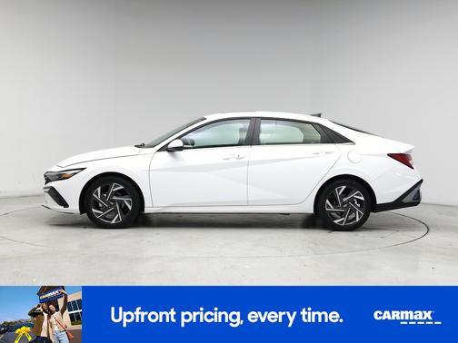 White 2025 Hyundai ELANTRA SEL Convenience