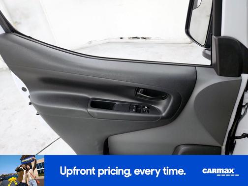 White 2017 Nissan NV200 S