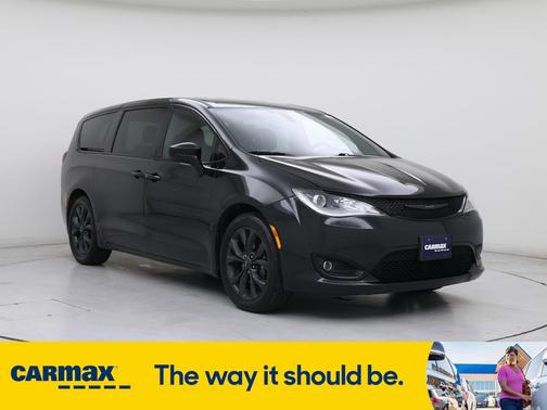 2020 Chrysler Pacifica Touring