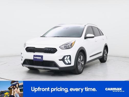 White 2022 Kia Niro LXS