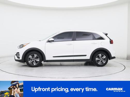 White 2022 Kia Niro LXS