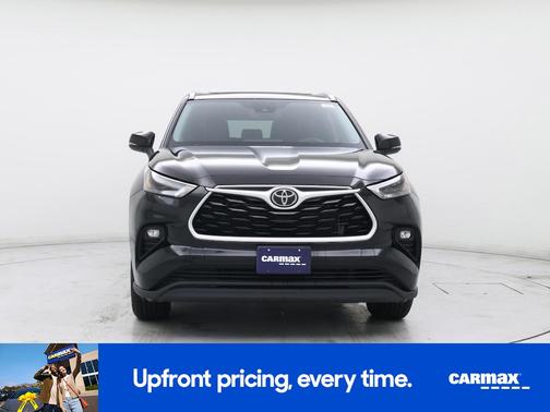Black 2022 Toyota Highlander XLE