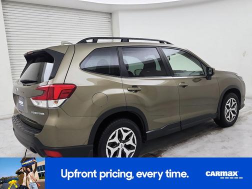 Green 2023 Subaru Forester Premium