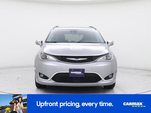 Silver 2018 Chrysler Pacifica Limited